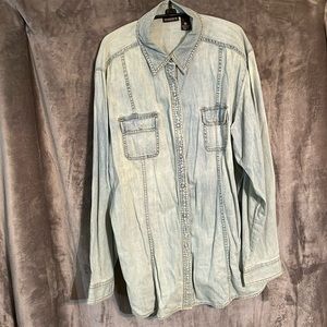 Chico’s Denim Shirt Size 3 (16) 100% Cotton Machine Wash Cold Inside Out Snap